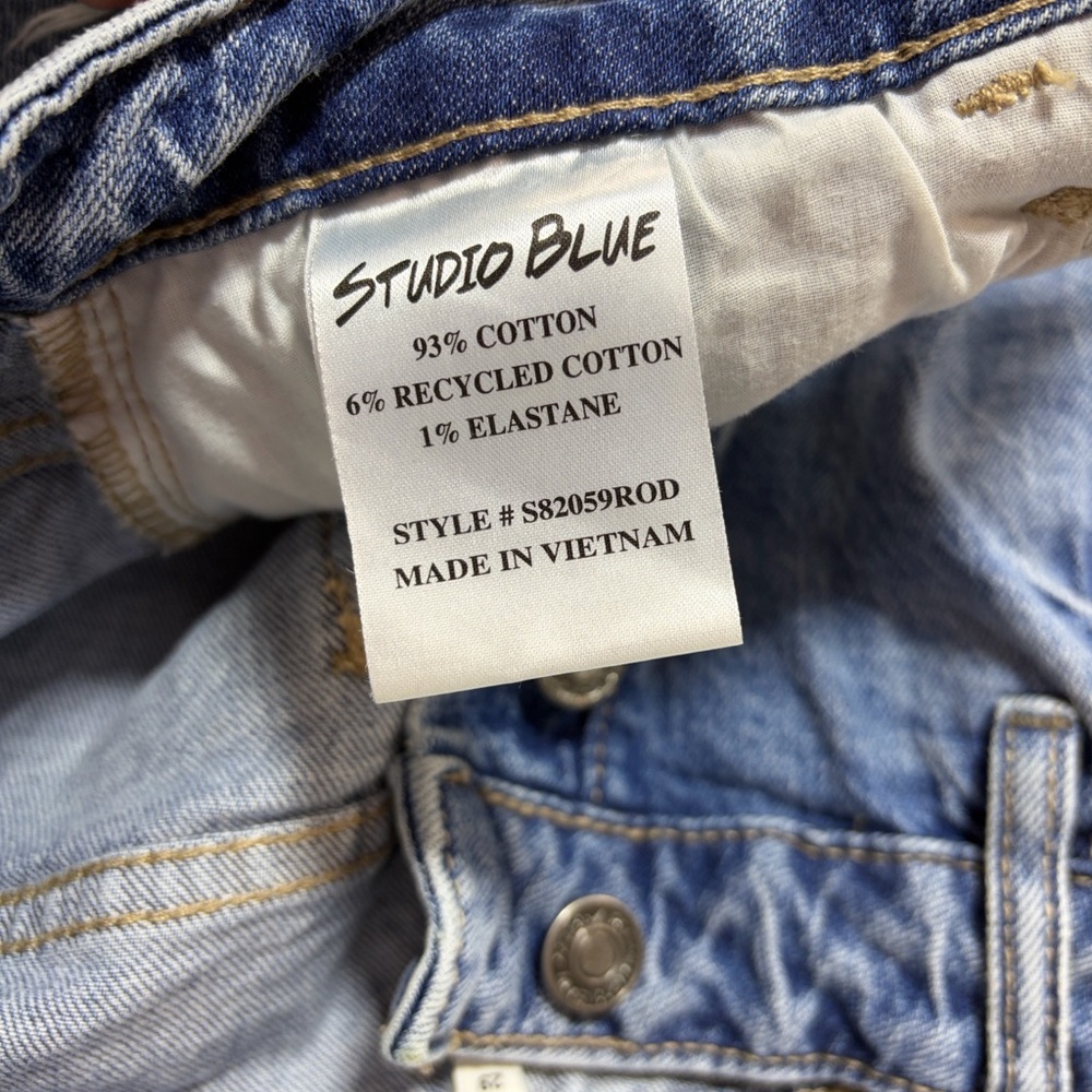 Studio blue women’s straight leg boyfriend jeans size 29 - Picture 2 of 10